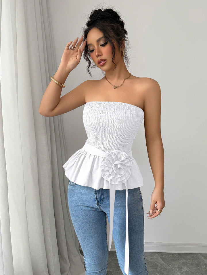 Damen nan figurbetontes trägerloses Smok-Oberteil mit Volant-Peplum und dekorativer Stoffblume Drune
