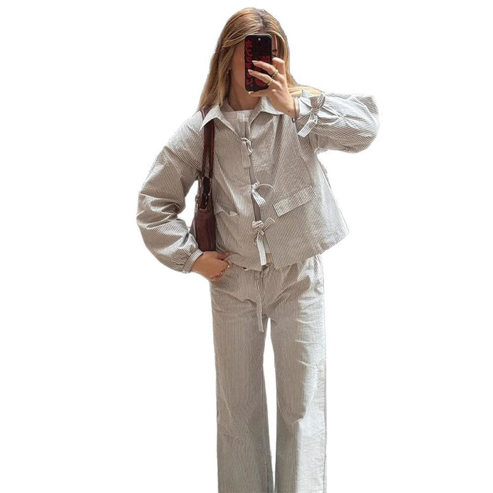 Damen modisches gestreiftes Zweiteiliges Set mit Oversized Jacke und weitem Hosen Drune