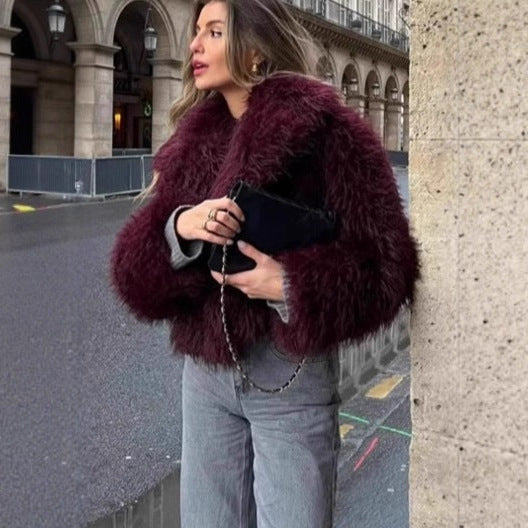 Damen Kurzjacke im Cropped‑Schnitt aus fluffigem Hochflor‑Faux‑Fur mit tiefem Schalkragen Drune