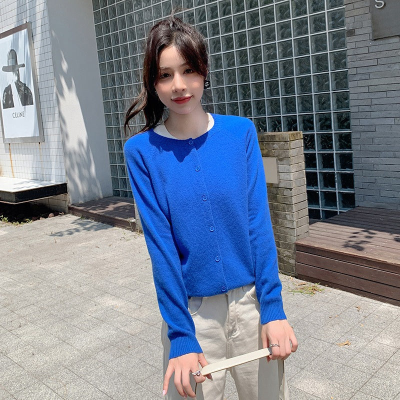 Damen Kurzgeschnittener Feinstrick-Cardigan mit Rundhalsausschnitt und kastiger Passform Drune