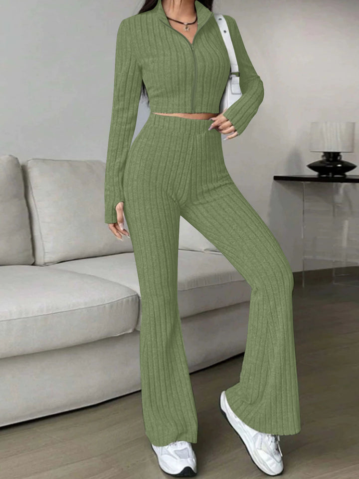 Damen Gerippter Strick-Zweiteiler mit Cropped Reißverschluss-Cardigan und High‑Waist Schlaghose Drune