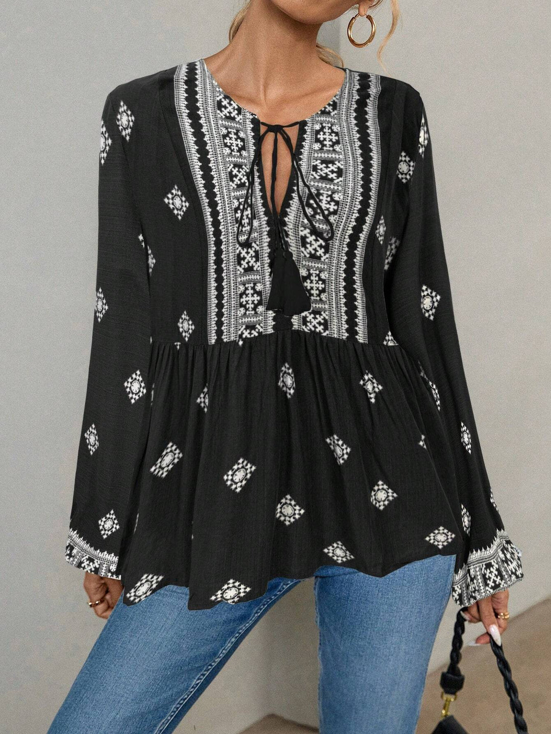 Damen Bestickte Boho-Tunika-Bluse mit Quastenbändern und stufigem Saum Drune