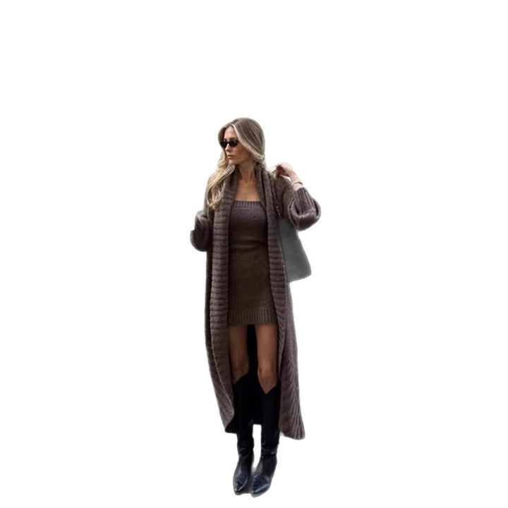 Damen Strick-Set Maxi-Cardigan mit Oversize-Schalkragen und figurbetontem Trägerkleid Drune