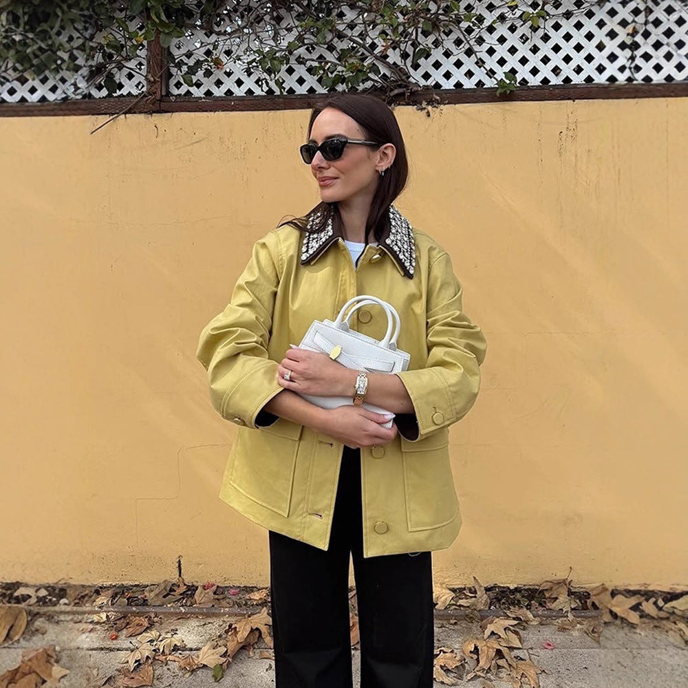 Damen Boxy-Übergangsjacke mit veredeltem Schmuckkragen und aufgesetzten Taschen Drune