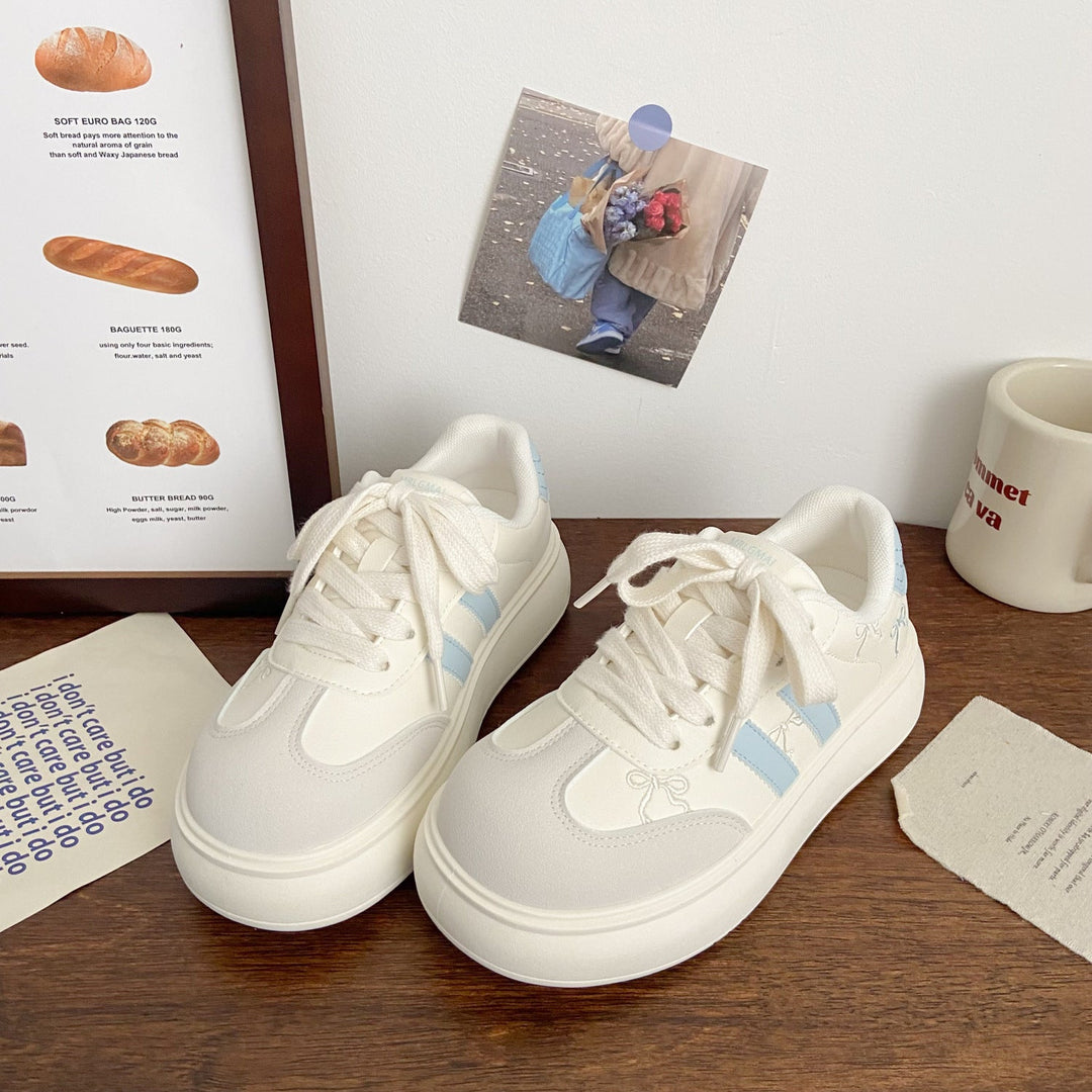 Damen Plattform-Sneaker mit verspielten Design-Details und bequemer Dämpfung Drune
