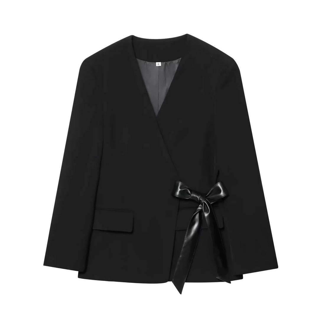 Damen nan taillierter Blazer mit V-Ausschnitt, Pattentaschen und Satinbindegürtel Drune