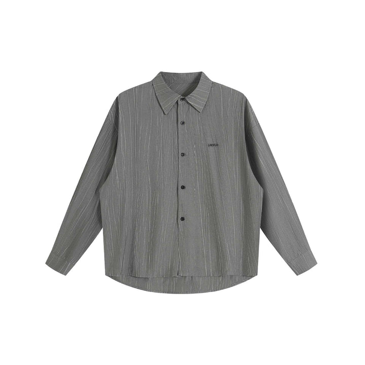 Unisex Oversize Hemdjacke mit strukturierter Längsstruktur, Kentkragen und abgerundetem Saum Drune