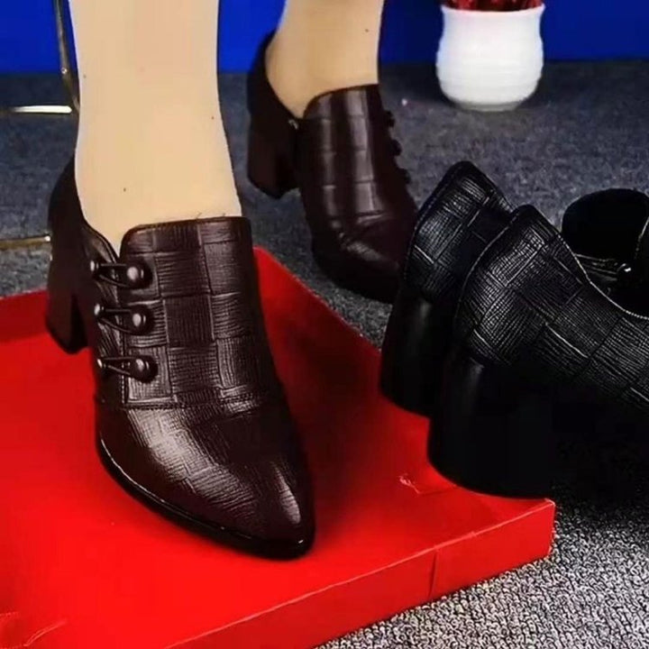 Damen Elegante Spitze Slipper‑Pumps mit niedrigem Blockabsatz und strukturierter Lederoptik Drune