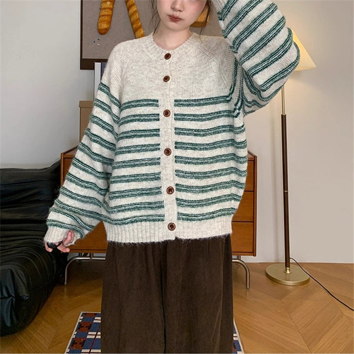Damen Grobstrickjacke mit modernen Streifen und Knopfdetails Drune