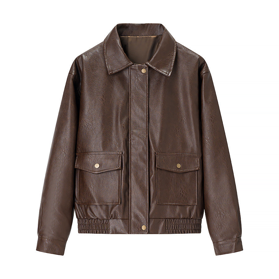 Damen nan kastige Kunstleder‑Fliegerjacke mit Hemdkragen, aufgesetzten Pattentaschen und elastischem Saum Drune