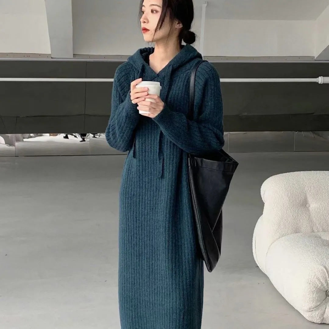 Damen längerer Strickpullover mit Kapuze und feiner Rippstruktur Drune