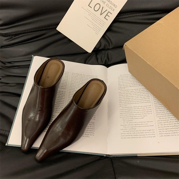 Damen Spitz zulaufende Slip‑On Mules mit skulptiertem Keilabsatz Drune