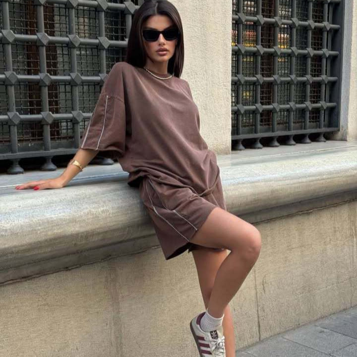 Damen lässiges Kurzarm- und Shorts-Set mit modernen Akzenten Drune