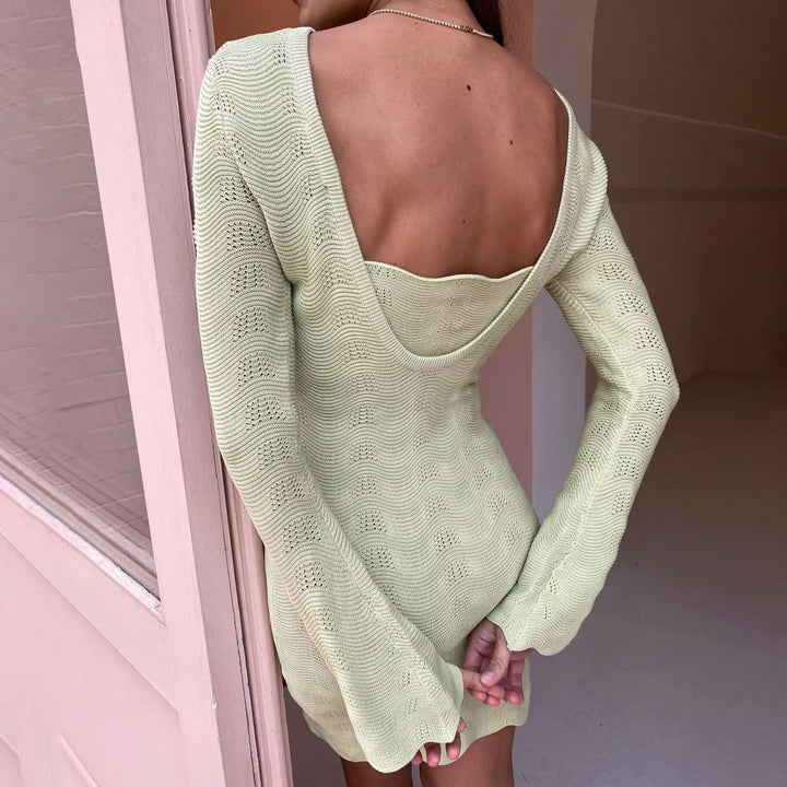 Damen Strickkleid mit tiefem V-Ausschnitt und schickem Wellensaum Drune