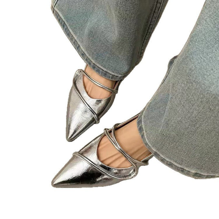 Damen spitz zulaufende Flats mit verstellbaren Riemen und glänzender Oberfläche Drune