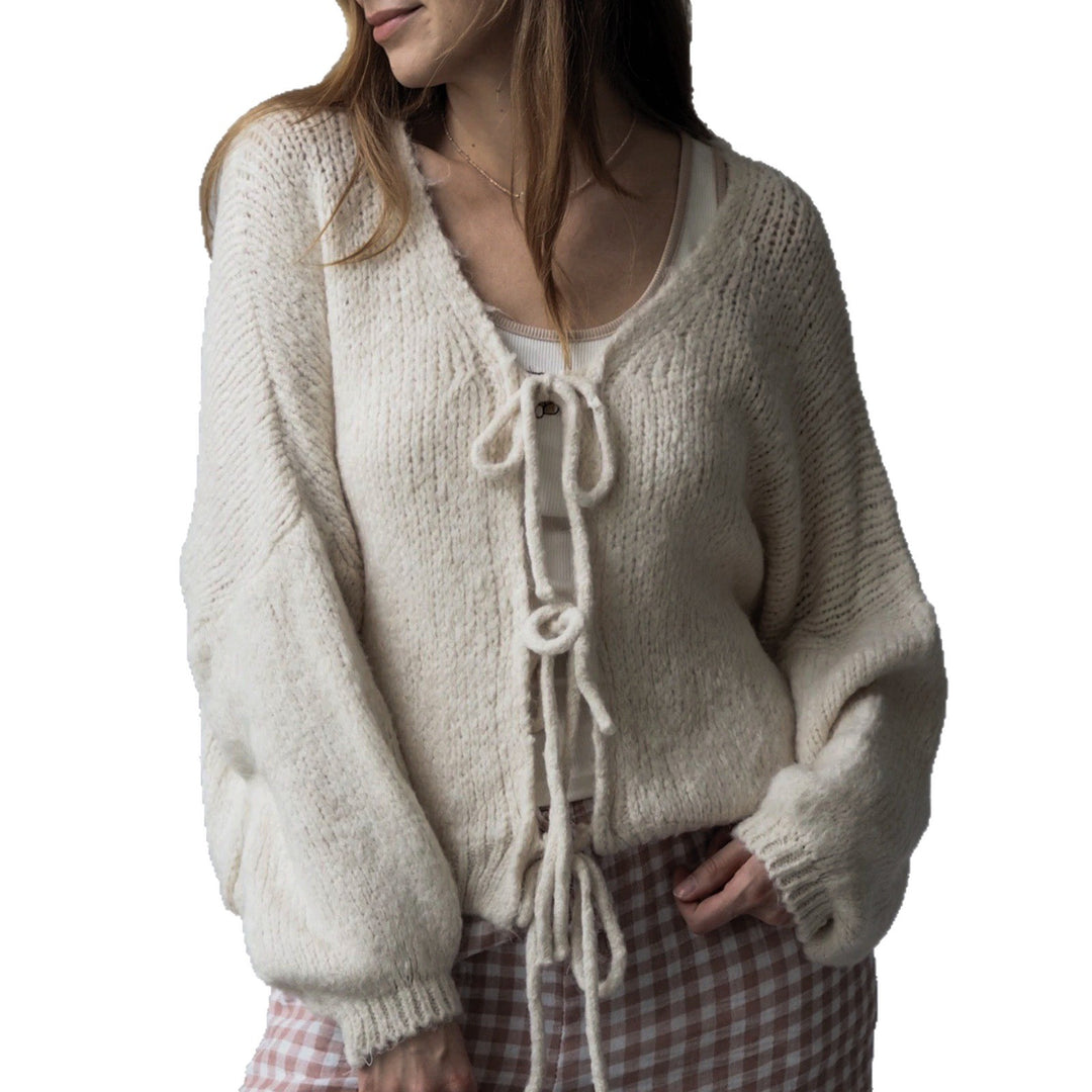 Damen Kuscheliger Strickcardigan mit großzügigem Schnitt und dekorativen Kordeln Drune