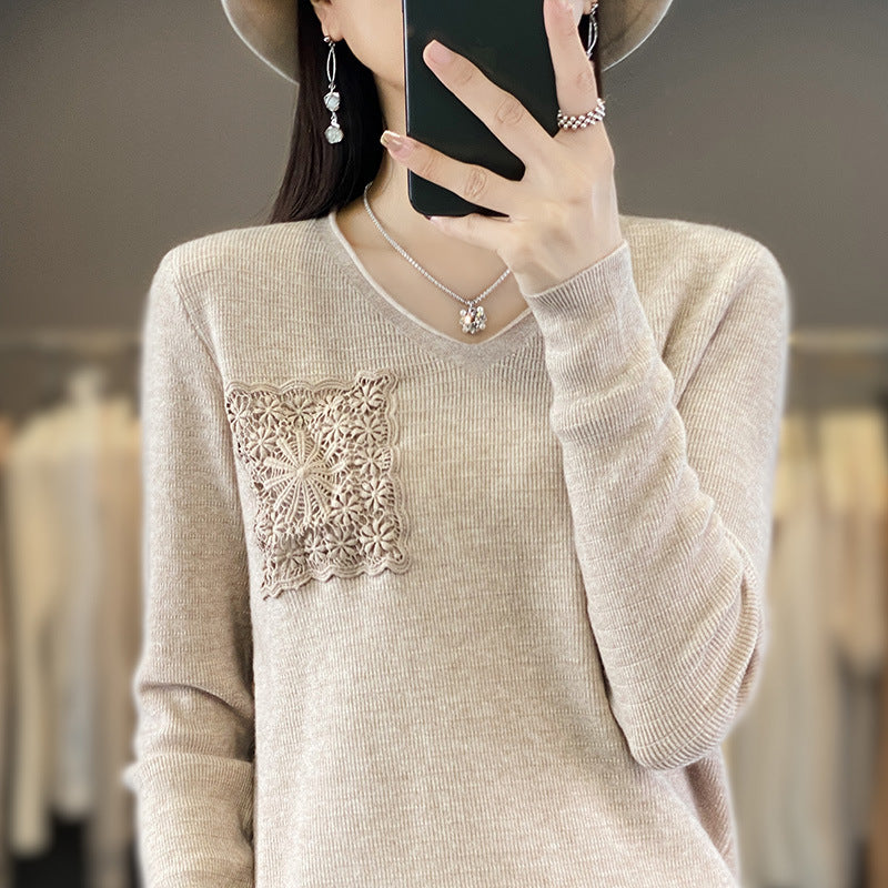 Damen Kaschmir‑Optik V‑Ausschnittpullover mit floraler Häkelapplikation Drune