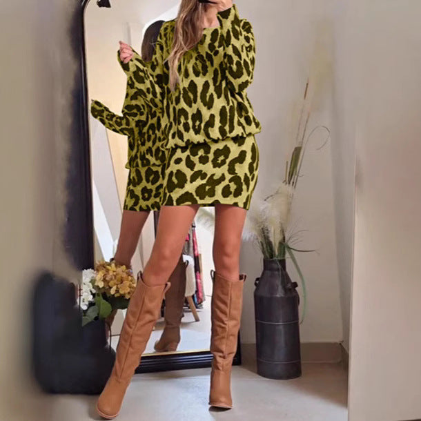 Damen nan kuscheliger Strickzweiteiler mit lockerem Rundhalspullover und taillenhohem Minirock im Animalmuster Drune