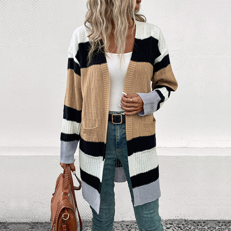 Damen Langer Gestreifter Strickcardigan mit aufgesetzten Taschen und offener Front Drune
