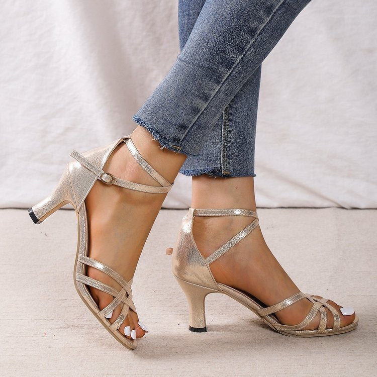 Damen Absatzsandalen mit modischem Riemendesign und eleganter Cross-Over-Bindung Drune