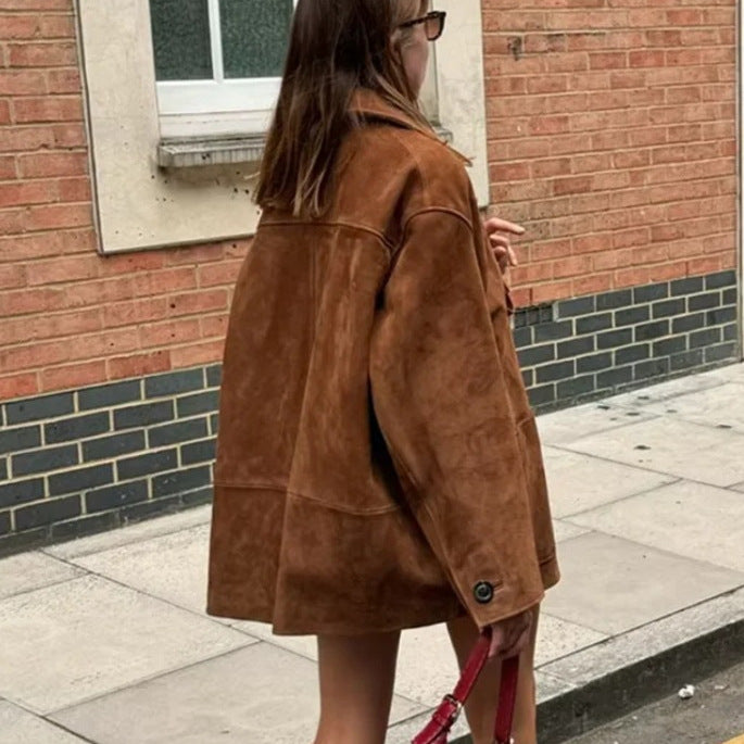 Damen 100+ oversized Wildlederoptik-Blousonjacke mit Pattentaschen und Knopfleiste Drune