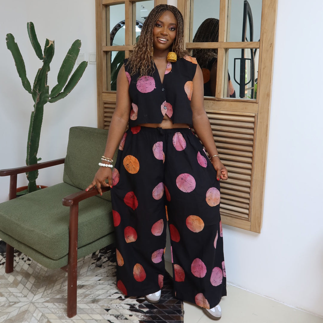 Damen Set mit kurzärmeliger Bluse und weiten Hosen mit Punktedesign Drune