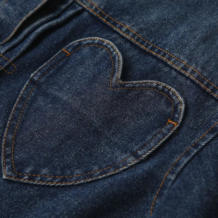 Damen nan kastige Denimjacke mit Herz‑Patchtasche, aufgesetzten Pattentaschen und durchgehender Knopfleiste Drune