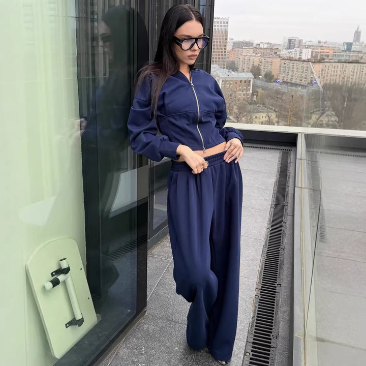 Damen lässiger Cropped Hoodie und weite Hose im urbanen Stil Drune
