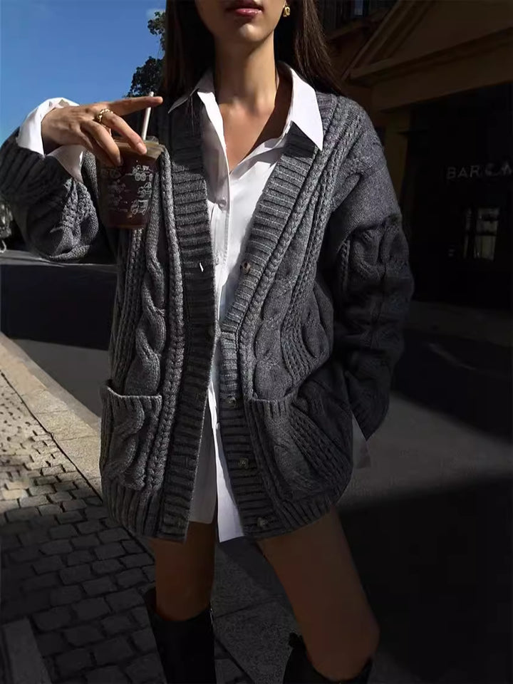 Damen Strickcardigan mit tiefem V-Ausschnitt und strukturiertem Zopfmuster Drune