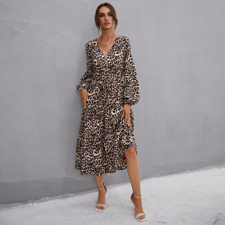 Damen Midikleid im Leo-Print mit V‑Ausschnitt, Knopfleiste, Kordeltaillen und Stufenrock Drune