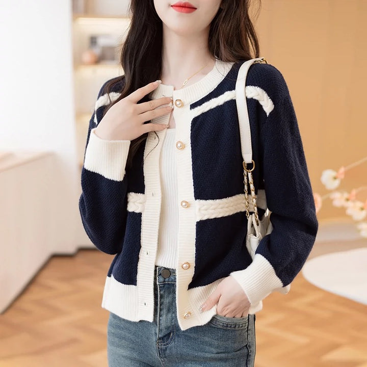 Damen lässige Strickjacke mit dekorativen Zopfdetails und Glanzknöpfen Drune