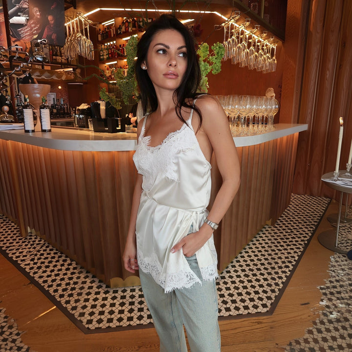 Damen verspieltes Satin-Top mit Spitzenverzierung Drune