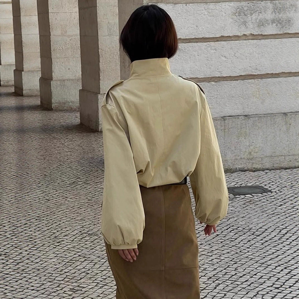Damen Kurzbluse-Trench mit Stehkragen, Schulterpatten und Ballonärmeln Drune