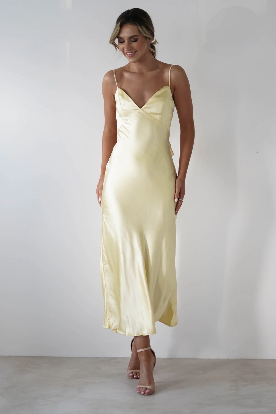 Damen Satin Maxikleid im eleganten Schnitt mit schmalen Spaghettiträgern Drune