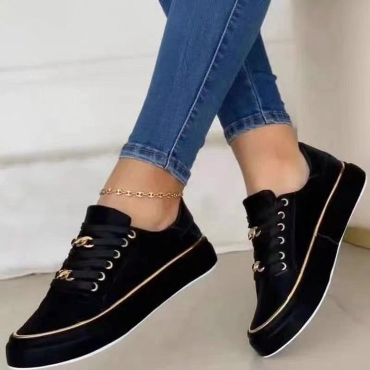 Damen Plateausneaker mit goldener Zierkante und Schmuckketten‑Details Drune