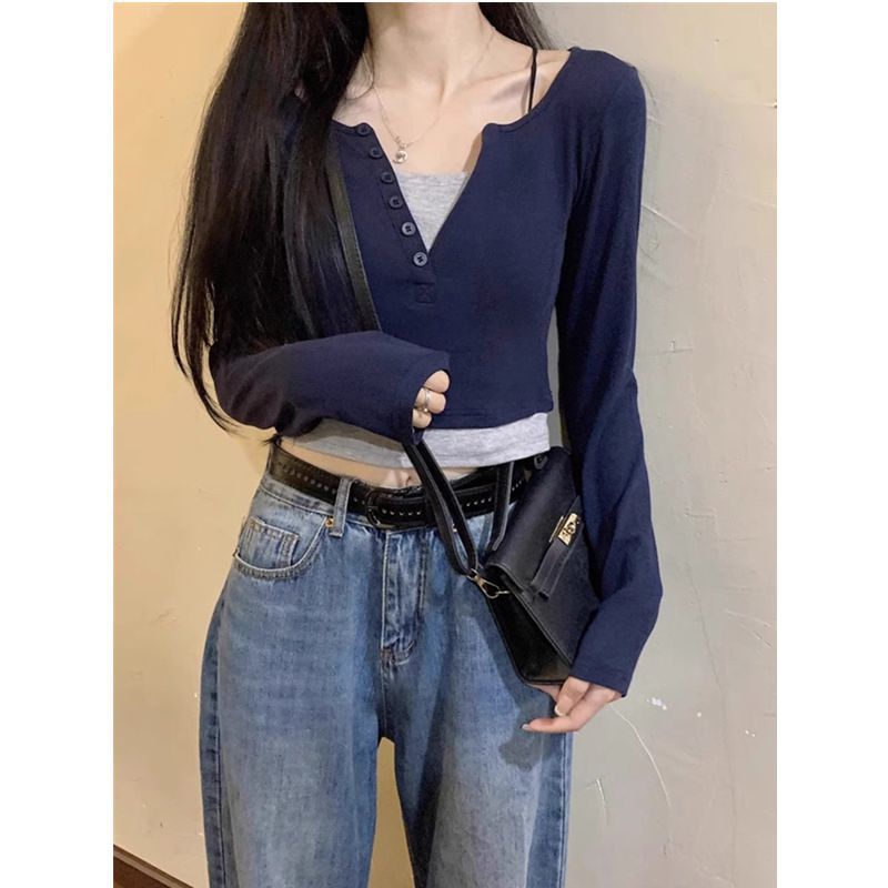 Damen cropped Langarmshirt mit dekorativen Knopfdetails Drune