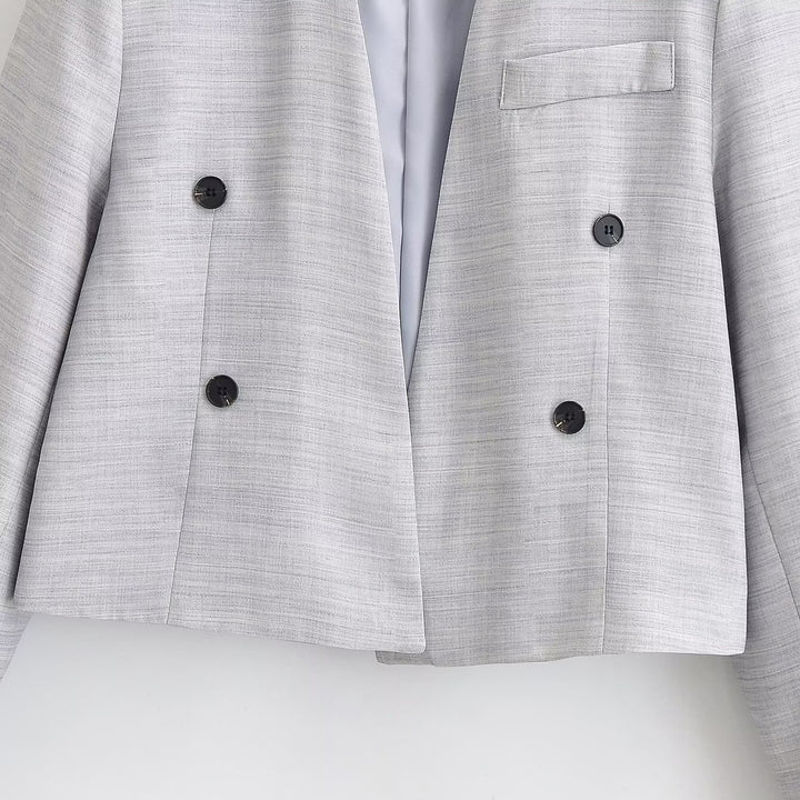 Damen Kurzblazer ohne Revers mit doppelreihiger Knopfleiste und kastiger Silhouette Drune