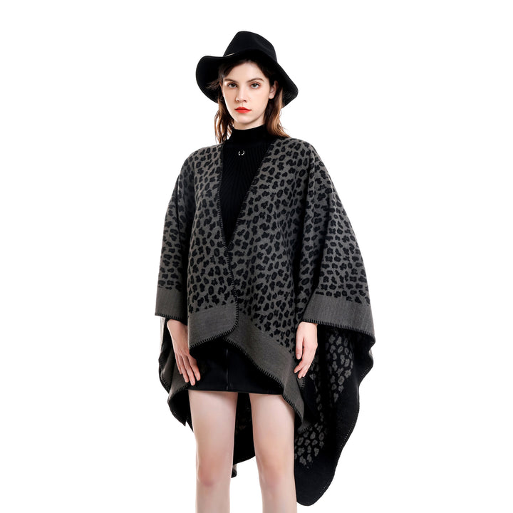 Damen Wollmix-Ruana mit tonigem Leopardenjacquard und kastigem Kimono-Fall Drune