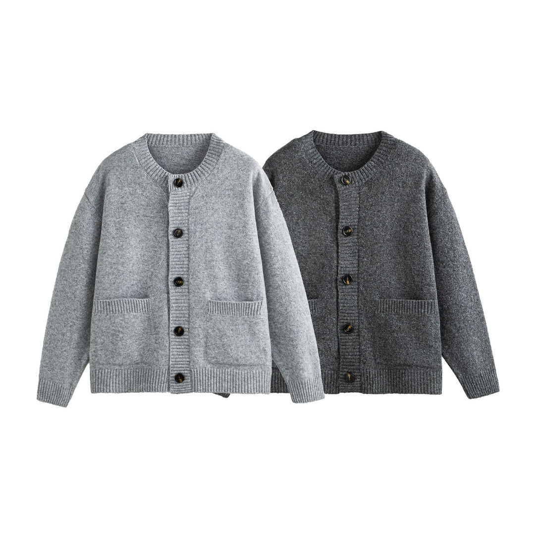 Unisex Grobgestrickte Boxy-Strickjacke mit Knopfleiste, Rundhalsausschnitt und aufgesetzten Taschen Drune