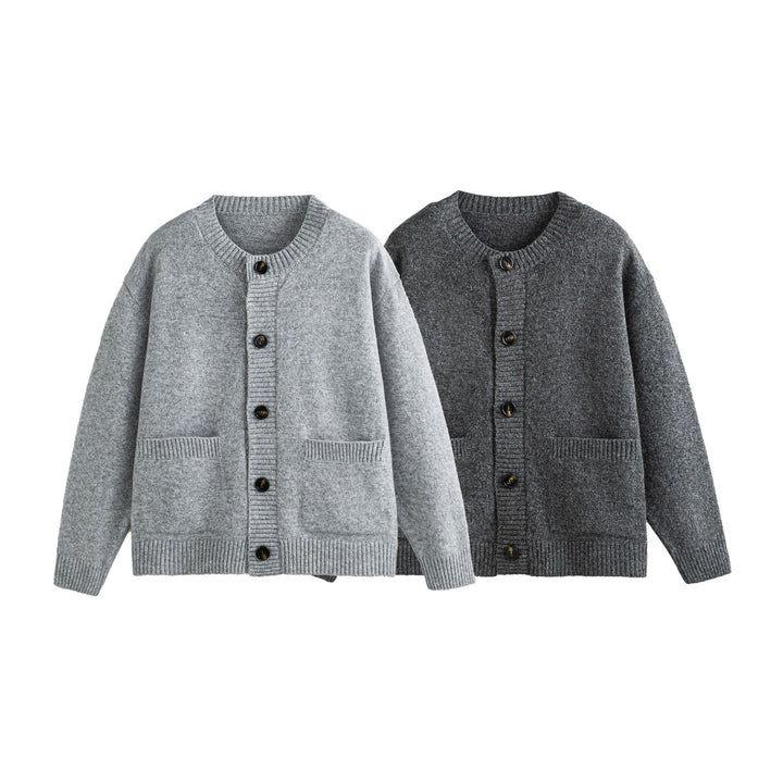Unisex Grobgestrickte Boxy-Strickjacke mit Knopfleiste, Rundhalsausschnitt und aufgesetzten Taschen Drune