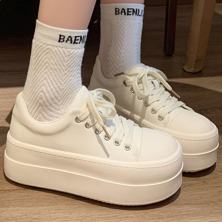 Damen Retro Plateausneaker mit zweifarbiger Lederoptik und extrahoher Gummiplattform Drune