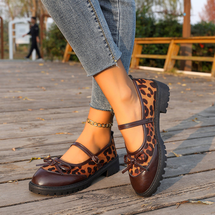 Damen nan Vintage-inspirierte Mary-Jane Ballerinas mit Leopardenvelours, Zierschleife und profilierter Gummisohle Drune
