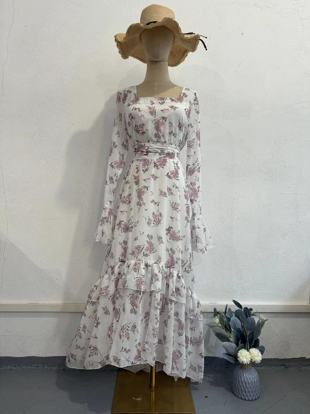 Damen Rüschenkleid mit floralem Design und elegantem V-Ausschnitt Drune