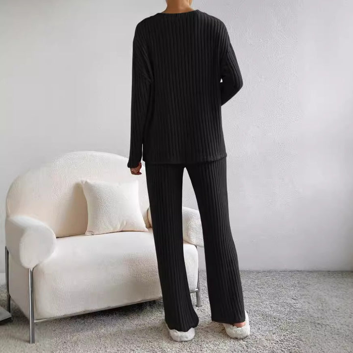 Damen bequemer Strickanzug aus hochwertigem Baumwollmix mit modernem Rippenmuster Drune