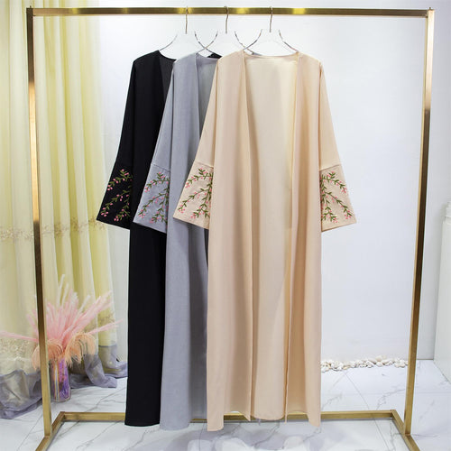 Damen Luxus Kimono Mantel mit feinen Stickdetails Drune