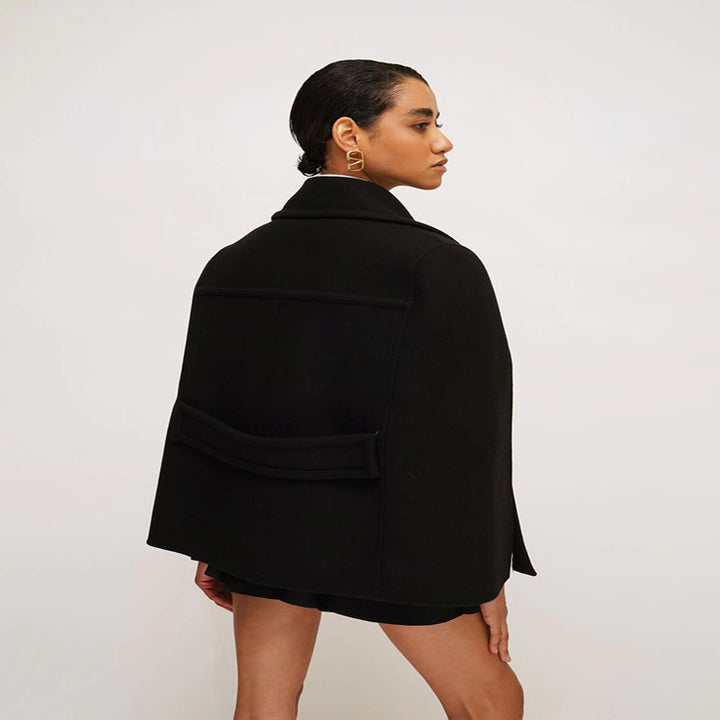 Damen Kurzer Cape‑Blazer im minimalistischen Tailoring mit kastiger Silhouette Drune