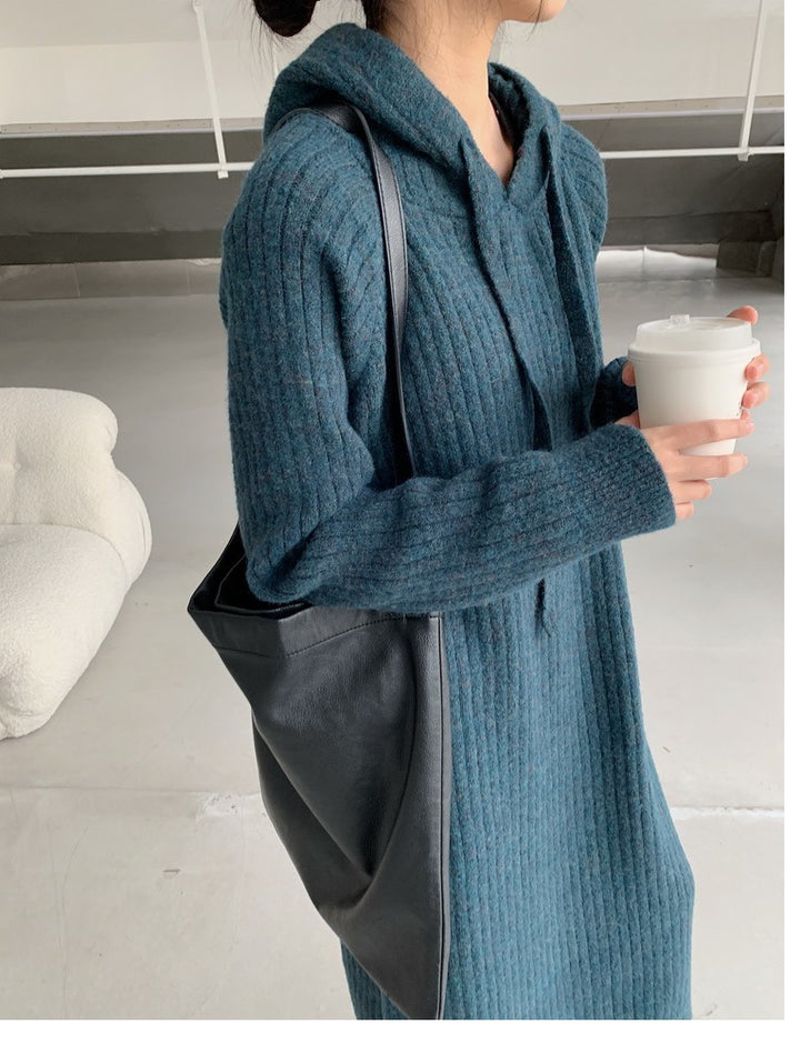 Damen längerer Strickpullover mit Kapuze und feiner Rippstruktur Drune
