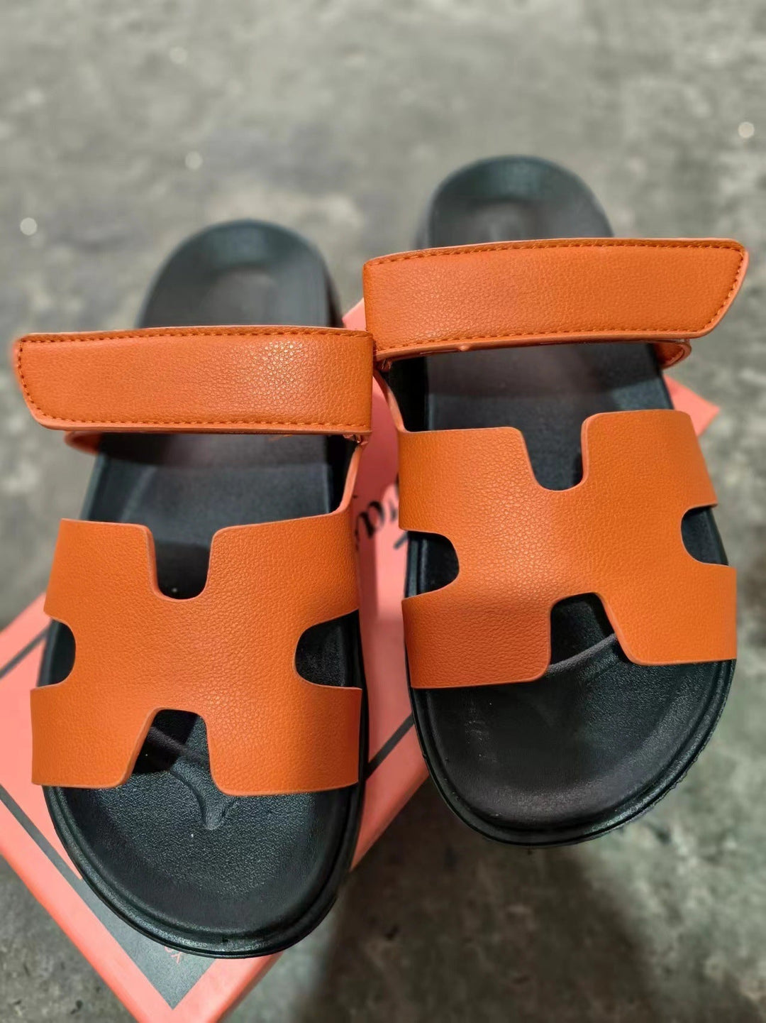 Damen Modische Sandalen mit verstellbarem Riemendesign und ergonomischem Fußbett Drune