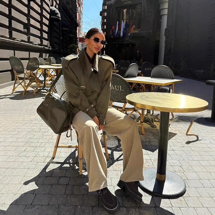 Damen Kurzjacke aus Veloursleder-Optik mit Taillengürtel, Schnallen & Oversize-Kragen Drune