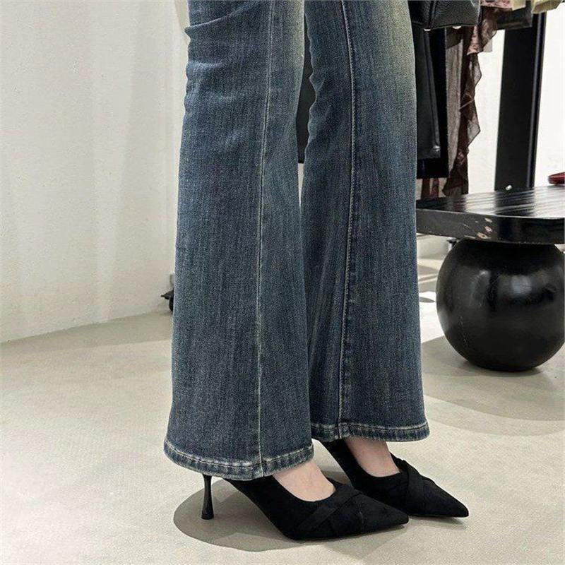 Damen Spitz zulaufende Samt‑Mules mit schlankem Stiletto und überkreuztem Riemen Drune